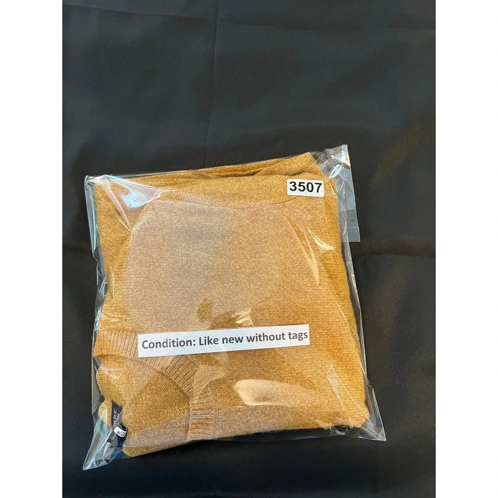 Banana Republic Mens XL Mustard Yellow 100% Extra Fine Merino Wool Sweater Italy